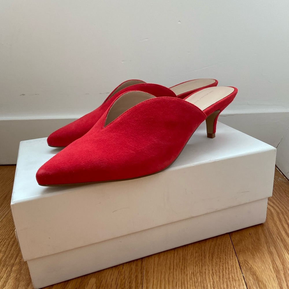 SOMETHING NAVY red kitten heels!